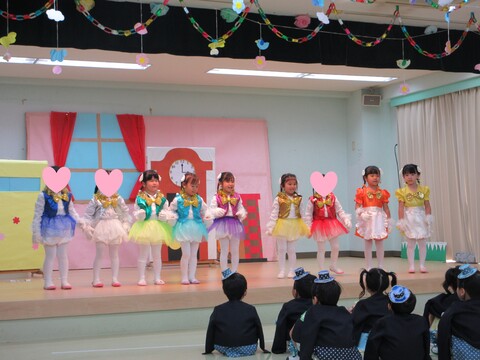 舞踊劇「おおかみと七ひきのこやぎ」