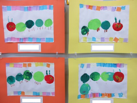 年少さんは風船スタンプをしました。